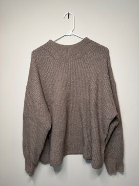 Old Navy Chunky Knit Sweater in Taupe/Brown